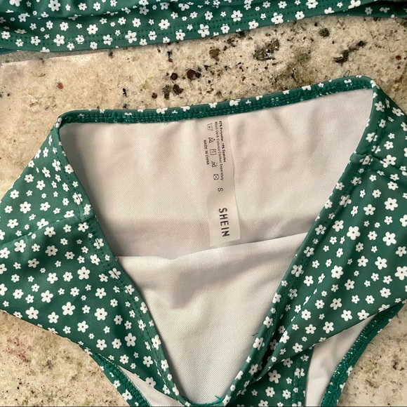 SHEIN Green Floral Swimsuit - Picture 5 of 7